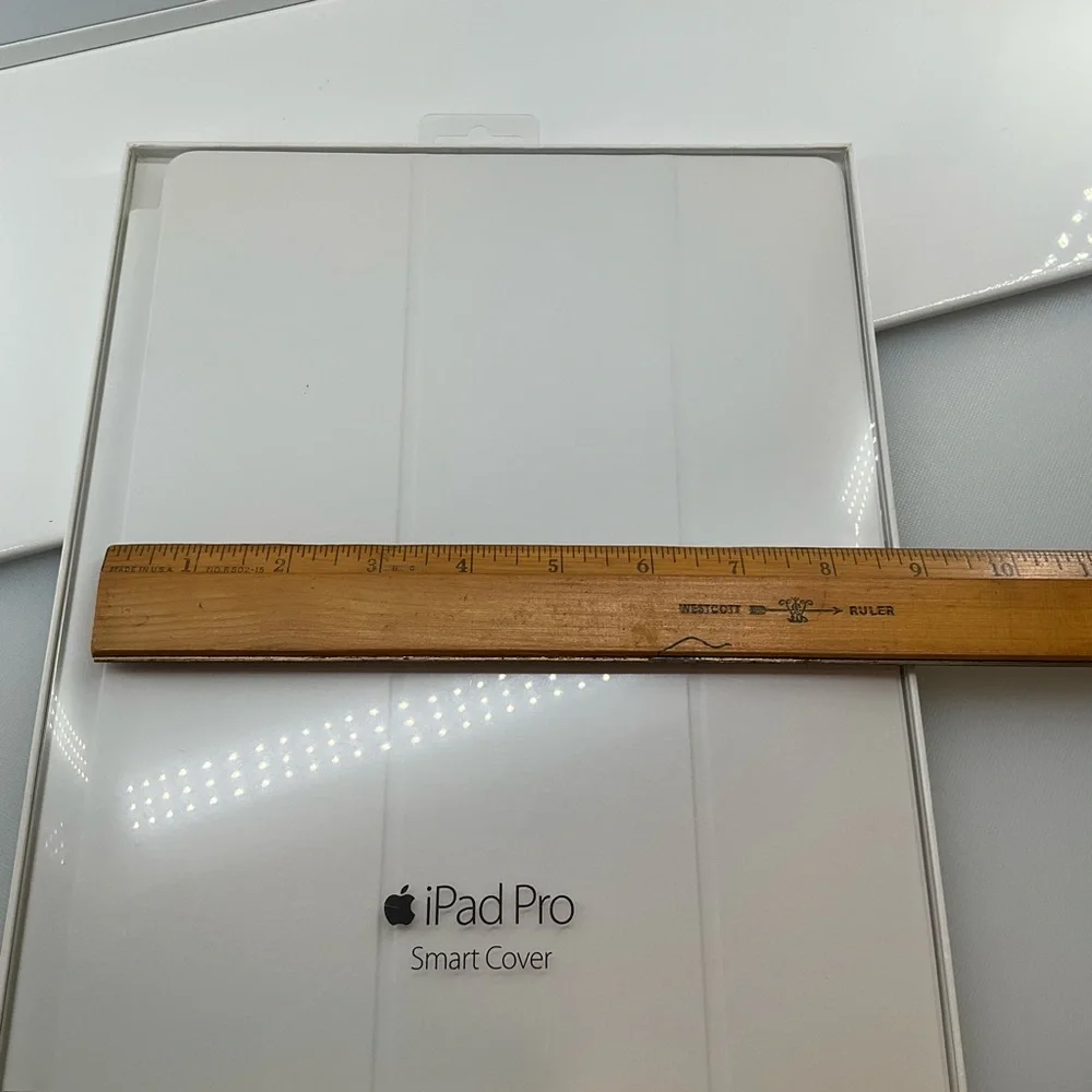 APPLE 12.9” iPad Pro Smart Cover MLJK2FE/A - White NIB